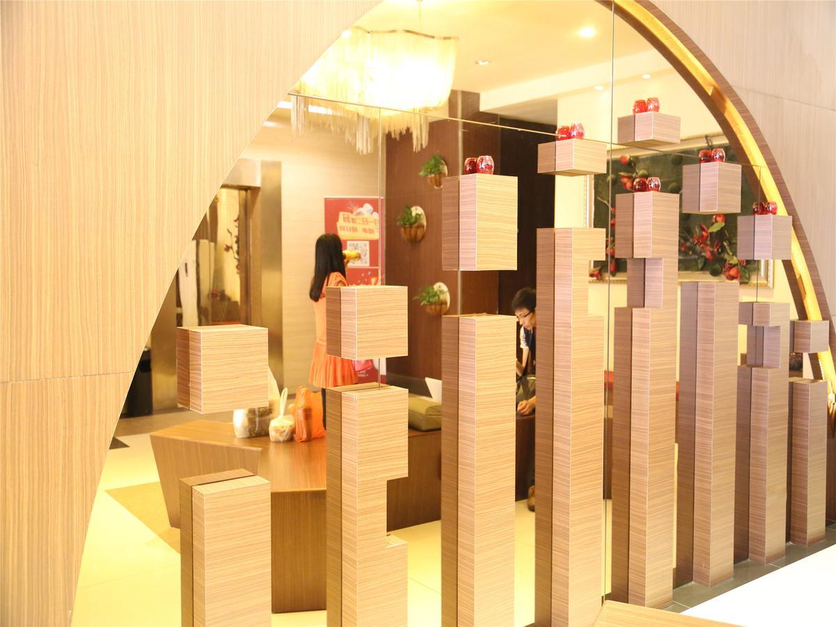 V8 Hotel Xilang Subway Branch Guangzhou Exterior photo